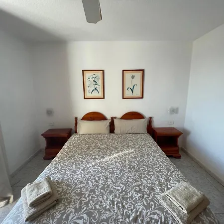 In The Golden Mile Tenerife Apartment *